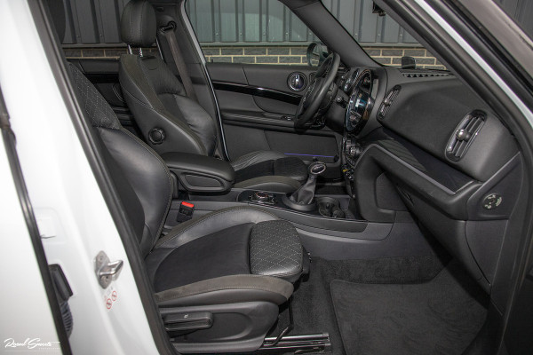 MINI Countryman 2.0 Cooper S E ALL4 Chili | Panorama | Adaptieve cruise | Harman/Kardon | Sfeer verlichting