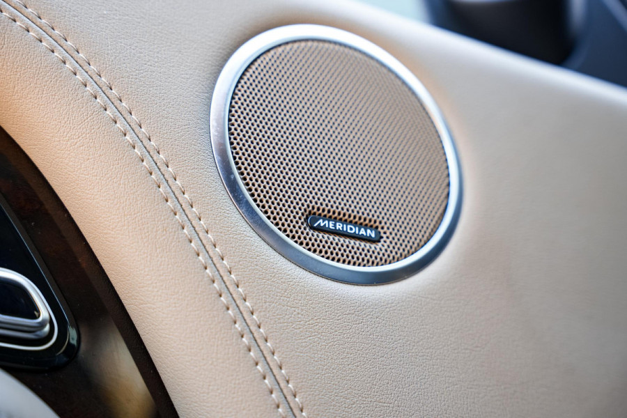 Land Rover Range Rover 2.0 P400e Vogue Panoramadak Keyless Stoelvent. Meridian 360 Camera