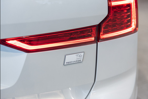 Volvo XC60 T6 Aut. Plug-in hybrid R-Design LongRange 360Camera 405pk