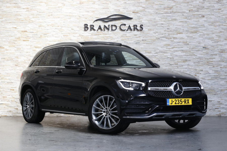 Mercedes-Benz GLC 300e 4MATIC Premium Plus AMG Pakket | PANO | 360 Camera | Luchtvering | Memory | Sfeer | Head up display | Digitaal dashboard | Leder | Stoelkoeling | Orig. NL | VOL OPTIES!