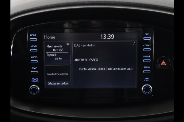 Toyota Aygo X 1.0 VVT-i MT First + Corel Red Pack | Apple Carplay & AndroidAUTO | Camera | Lichtmetalen velgen | Privacy Glass |