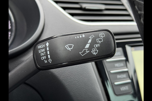 Škoda Octavia Combi 1.6 TDI Greentech Ambition Business 2e Eigenaar,Navi,Clima,Cruise,Schuif Kanteldak,PDC Achter,110pk,LMV,NL Auto,N.A.P,APK Tot 09-2025