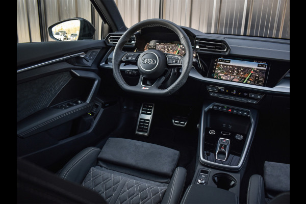 Audi A3 Sportback 45 TFSI e S EDITION COMPETITION | PANORAMADAK | S-SEATS | SONOS SOUND | CAMERA | BLACK-OPTIC | AMBIANCE INTERIEUR