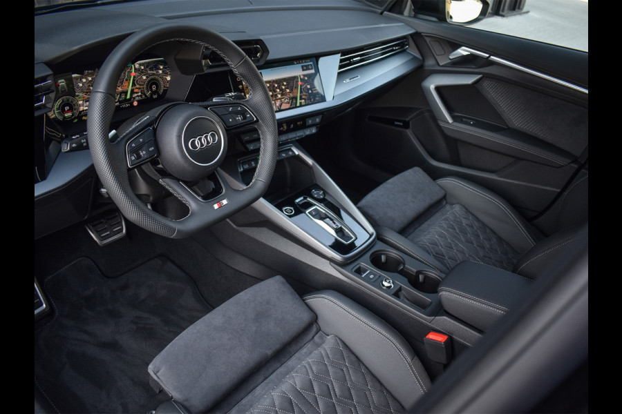 Audi A3 Sportback 45 TFSI e S EDITION COMPETITION | PANORAMADAK | S-SEATS | SONOS SOUND | CAMERA | BLACK-OPTIC | AMBIANCE INTERIEUR