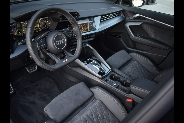 Audi A3 Sportback 45 TFSI e S EDITION COMPETITION | PANORAMADAK | S-SEATS | SONOS SOUND | CAMERA | BLACK-OPTIC | AMBIANCE INTERIEUR
