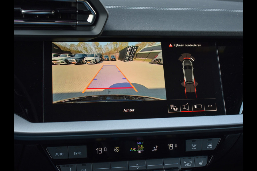 Audi A3 Sportback 45 TFSI e S EDITION COMPETITION | PANORAMADAK | S-SEATS | SONOS SOUND | CAMERA | BLACK-OPTIC | AMBIANCE INTERIEUR