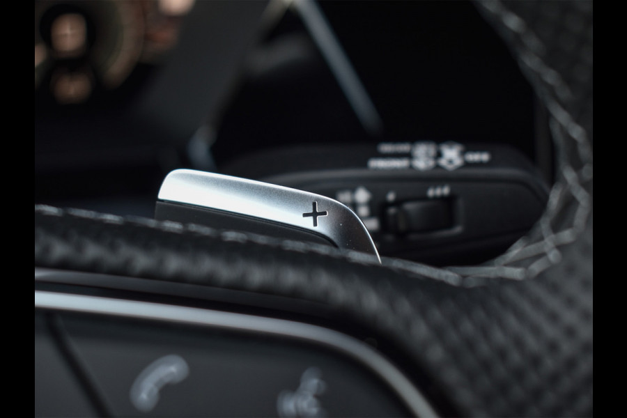 Audi A3 Sportback 45 TFSI e S EDITION COMPETITION | PANORAMADAK | S-SEATS | SONOS SOUND | CAMERA | BLACK-OPTIC | AMBIANCE INTERIEUR