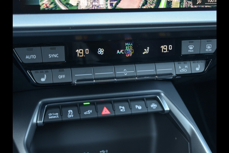 Audi A3 Sportback 45 TFSI e S EDITION COMPETITION | PANORAMADAK | S-SEATS | SONOS SOUND | CAMERA | BLACK-OPTIC | AMBIANCE INTERIEUR