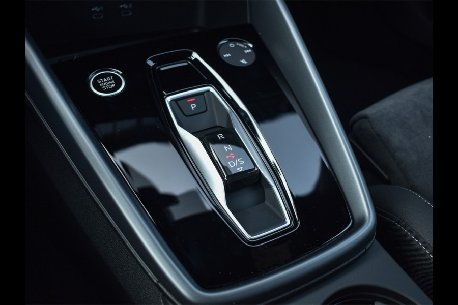 Audi A3 Sportback 45 TFSI e S EDITION COMPETITION | PANORAMADAK | S-SEATS | SONOS SOUND | CAMERA | BLACK-OPTIC | AMBIANCE INTERIEUR
