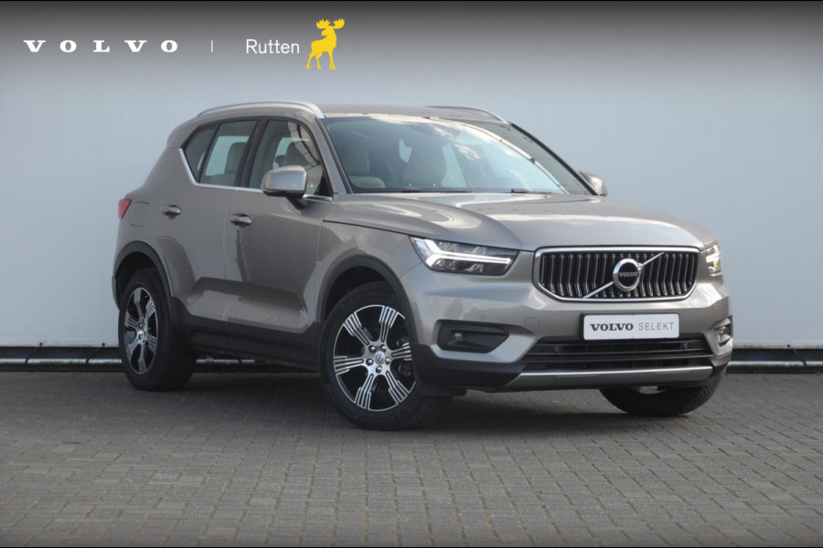 Volvo XC40 T2 129PK Automaat Inscription / Cruise control / Blond Leder / Elektrische stoelen / Stuur - en stoelverwarming / Climate control / Parkeersensoren met camera / Apple carplay / Elektrische achterklep