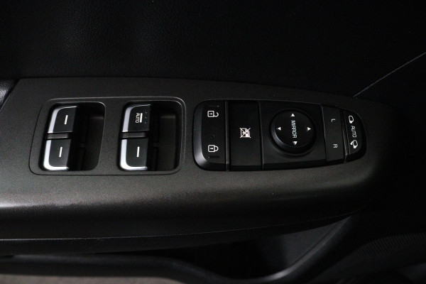 Kia Sportage 1.6 GDI DynamicLine (PARKEERSENSOREN, TREKHAAK, LANE-ASSIST, BLUETOOTH, CRUISE, NAVI, ACHTERUITRIJCAMERA, NL-AUTO)