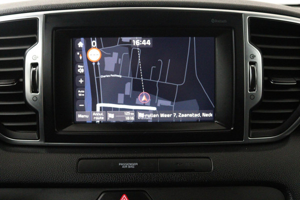Kia Sportage 1.6 GDI DynamicLine (PARKEERSENSOREN, TREKHAAK, LANE-ASSIST, BLUETOOTH, CRUISE, NAVI, ACHTERUITRIJCAMERA, NL-AUTO)