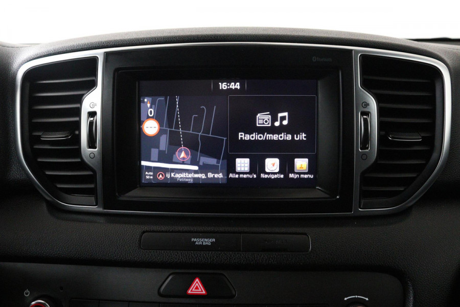 Kia Sportage 1.6 GDI DynamicLine (PARKEERSENSOREN, TREKHAAK, LANE-ASSIST, BLUETOOTH, CRUISE, NAVI, ACHTERUITRIJCAMERA, NL-AUTO)