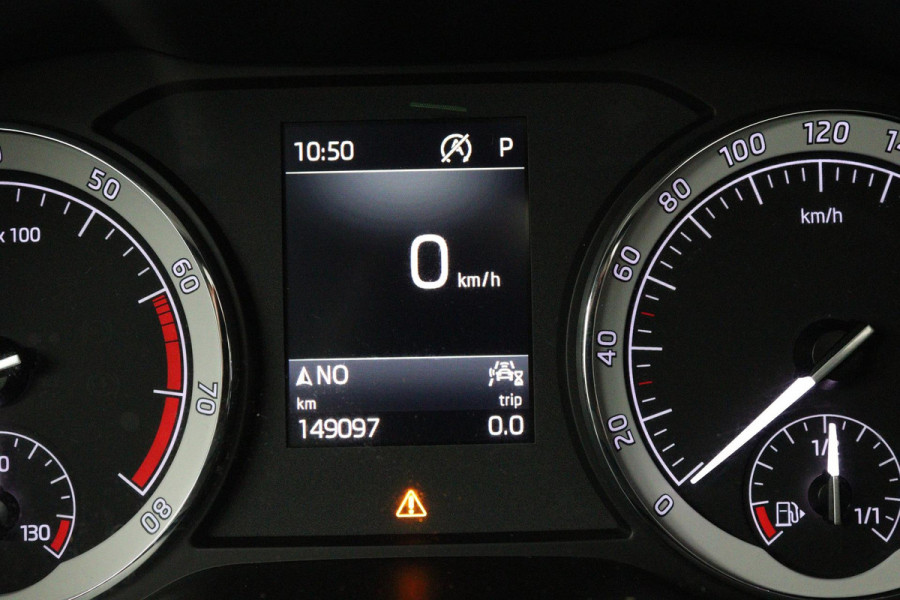 Škoda Kodiaq 1.5 TSI Business Edition 7p (PANORAMADAK, TREKHAAK, ACHTERUITRIJCAMERA, STOELVERWARMING, NAVIGATIE, GOED ONDERHOUDEN)
