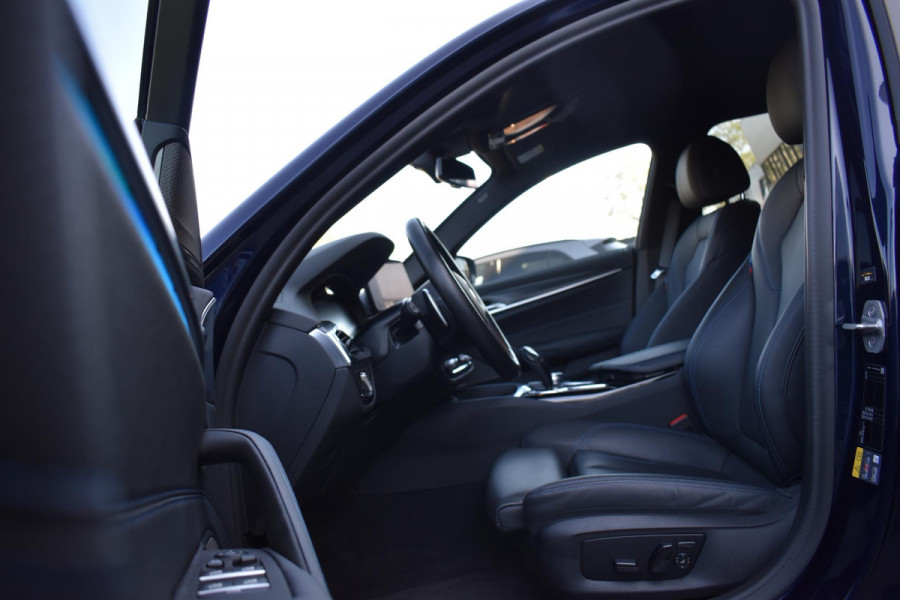 BMW 5 Serie Touring 530e xDrive Business Edition Plus M Sport Pakket HUD Trekhaak Lane 360C HK Leder