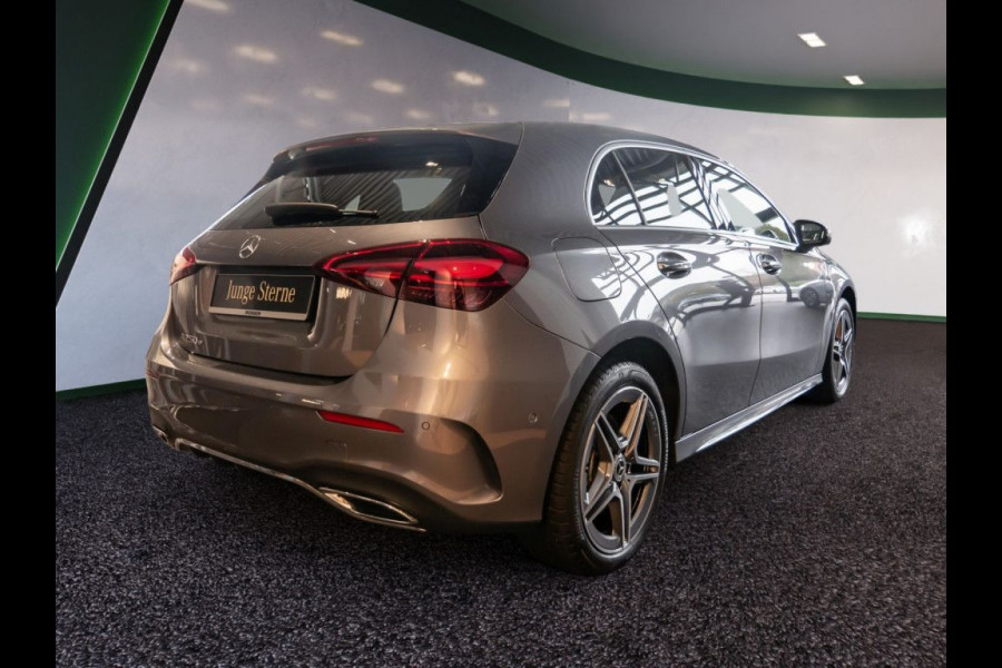 Mercedes-Benz A-Klasse 250 e AMG ** MULTIBEAM LED, MBUX+, PANORAMA, CAMERA, WINTER ** 1e EIG - Ex MB-AG - JUNGE STERNE ** ** INFORMEER OOK NAAR ONZE AANTREKKELIJKE FINANCIAL-LEASE TARIEVEN **