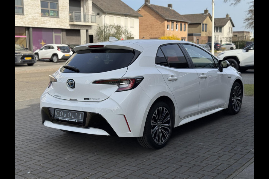Toyota Corolla 1.8 Hybrid Style | Dodehoekherkenning, Parkeersensoren, Stoel + Stuurverwarming, LED, Apple CarPlay/Android Auto