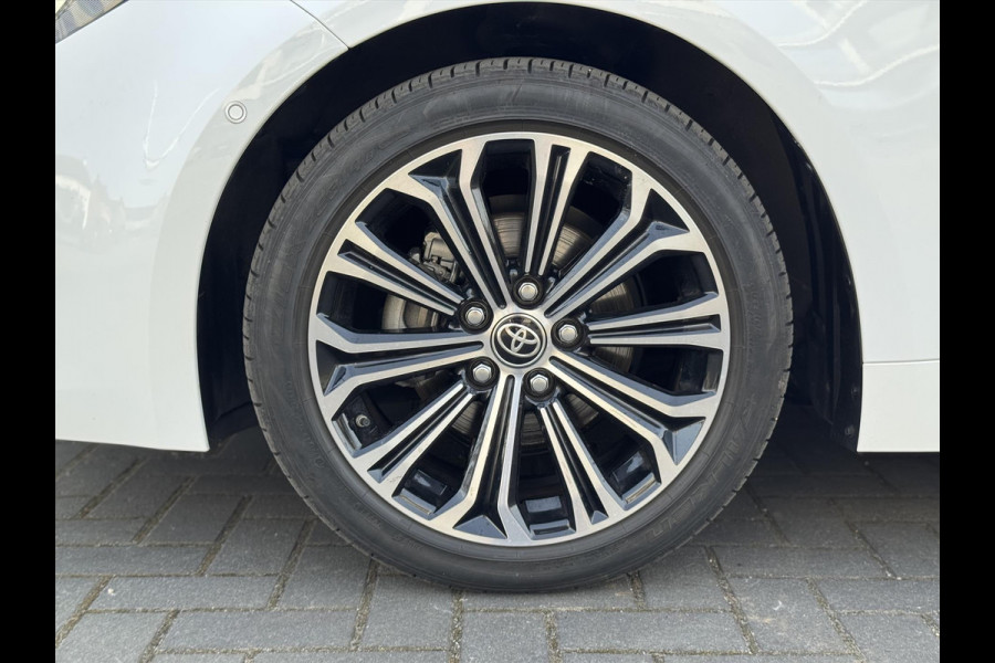 Toyota Corolla 1.8 Hybrid Style | Dodehoekherkenning, Parkeersensoren, Stoel + Stuurverwarming, LED, Apple CarPlay/Android Auto