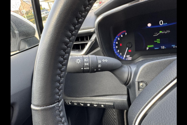 Toyota Corolla 1.8 Hybrid Style | Dodehoekherkenning, Parkeersensoren, Stoel + Stuurverwarming, LED, Apple CarPlay/Android Auto