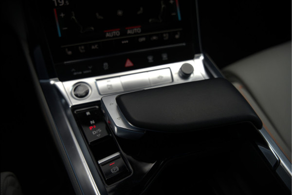 Audi e-tron 50 quattro S edition 71 kWh | S-Line | Panoramadak | Memory Seats | Trekhaak | Luchtvering | Stoelverwarming | Stoelkoeling | Cruise Control | Camera | Keyless | Matrix LED | Leder |
