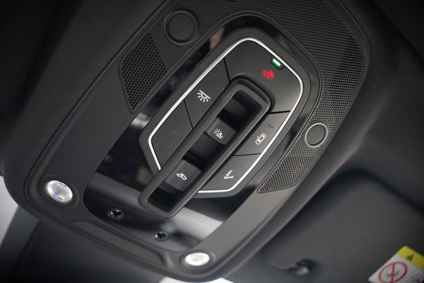 Audi e-tron 50 quattro S edition 71 kWh | S-Line | Panoramadak | Memory Seats | Trekhaak | Luchtvering | Stoelverwarming | Stoelkoeling | Cruise Control | Camera | Keyless | Matrix LED | Leder |