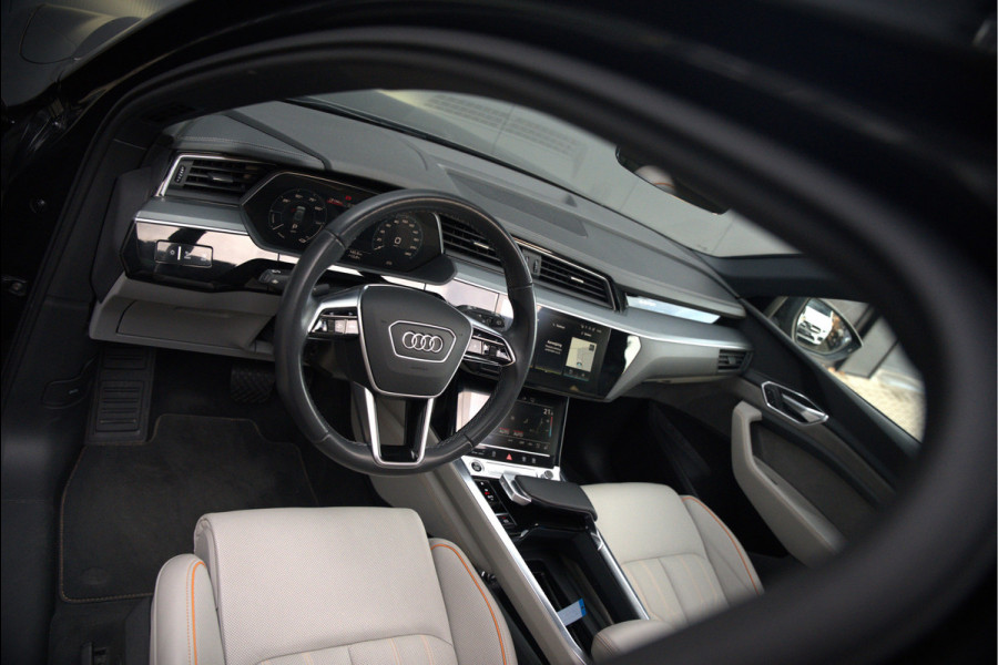 Audi e-tron 50 quattro S edition 71 kWh | S-Line | Panoramadak | Memory Seats | Trekhaak | Luchtvering | Stoelverwarming | Stoelkoeling | Cruise Control | Camera | Keyless | Matrix LED | Leder |