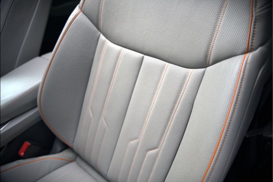 Audi e-tron 50 quattro S edition 71 kWh | S-Line | Panoramadak | Memory Seats | Trekhaak | Luchtvering | Stoelverwarming | Stoelkoeling | Cruise Control | Camera | Keyless | Matrix LED | Leder |