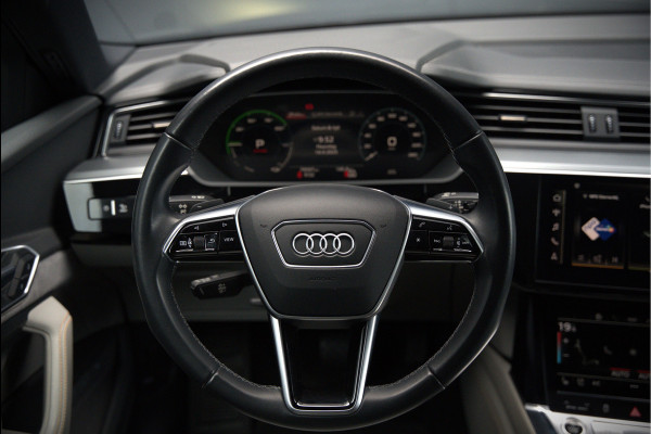 Audi e-tron 50 quattro S edition 71 kWh | S-Line | Panoramadak | Memory Seats | Trekhaak | Luchtvering | Stoelverwarming | Stoelkoeling | Cruise Control | Camera | Keyless | Matrix LED | Leder |
