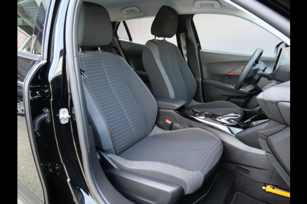 Peugeot e-2008 EV ACTIVE PACK 50 kWh | LED | NAVIGATIE | CARPLAY | CAMERA | 12-2021 | BTW-AUTO!!