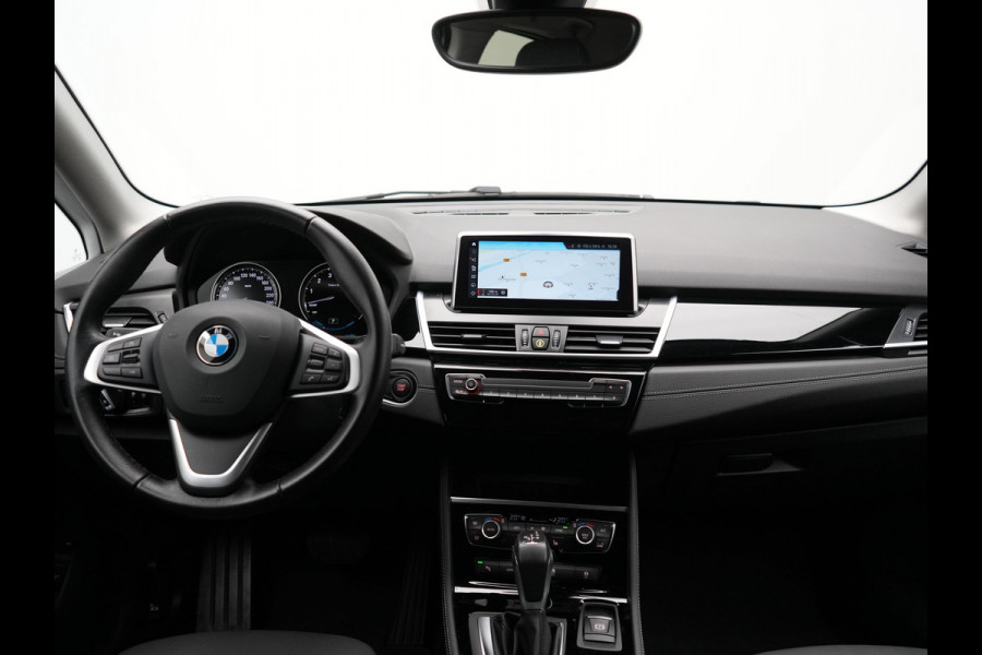 BMW 2 Serie Active Tourer 225xe iPerformance Plug in Hybrid Dealer O.H. PHEV | Sportstoelen Verwarmd | LED Koplampen | Navigatie | Parkeersensoren Voor & Achter | Cruise Control | Climate Control |