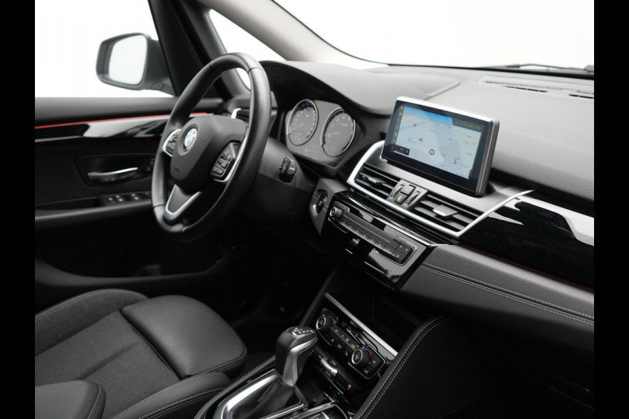 BMW 2 Serie Active Tourer 225xe iPerformance Plug in Hybrid Dealer O.H. PHEV | Sportstoelen Verwarmd | LED Koplampen | Navigatie | Parkeersensoren Voor & Achter | Cruise Control | Climate Control |