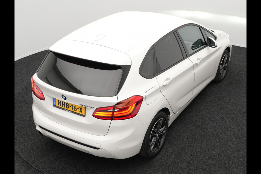 BMW 2 Serie Active Tourer 225xe iPerformance Plug in Hybrid Dealer O.H. PHEV | Sportstoelen Verwarmd | LED Koplampen | Navigatie | Parkeersensoren Voor & Achter | Cruise Control | Climate Control |