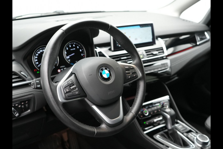BMW 2 Serie Active Tourer 225xe iPerformance Plug in Hybrid Dealer O.H. PHEV | Sportstoelen Verwarmd | LED Koplampen | Navigatie | Parkeersensoren Voor & Achter | Cruise Control | Climate Control |