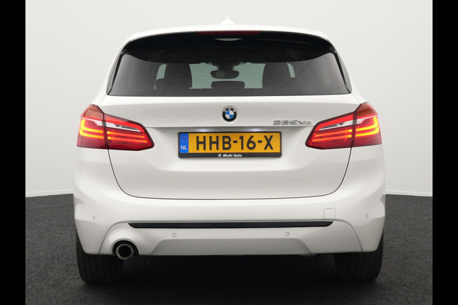 BMW 2 Serie Active Tourer 225xe iPerformance Plug in Hybrid Dealer O.H. PHEV | Sportstoelen Verwarmd | LED Koplampen | Navigatie | Parkeersensoren Voor & Achter | Cruise Control | Climate Control |