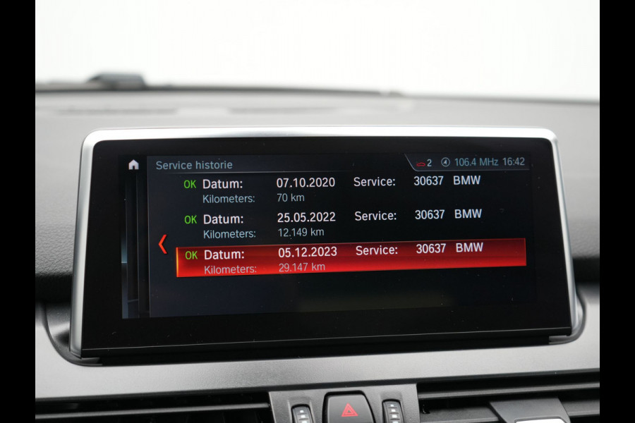 BMW 2 Serie Active Tourer 225xe iPerformance Plug in Hybrid Dealer O.H. PHEV | Sportstoelen Verwarmd | LED Koplampen | Navigatie | Parkeersensoren Voor & Achter | Cruise Control | Climate Control |