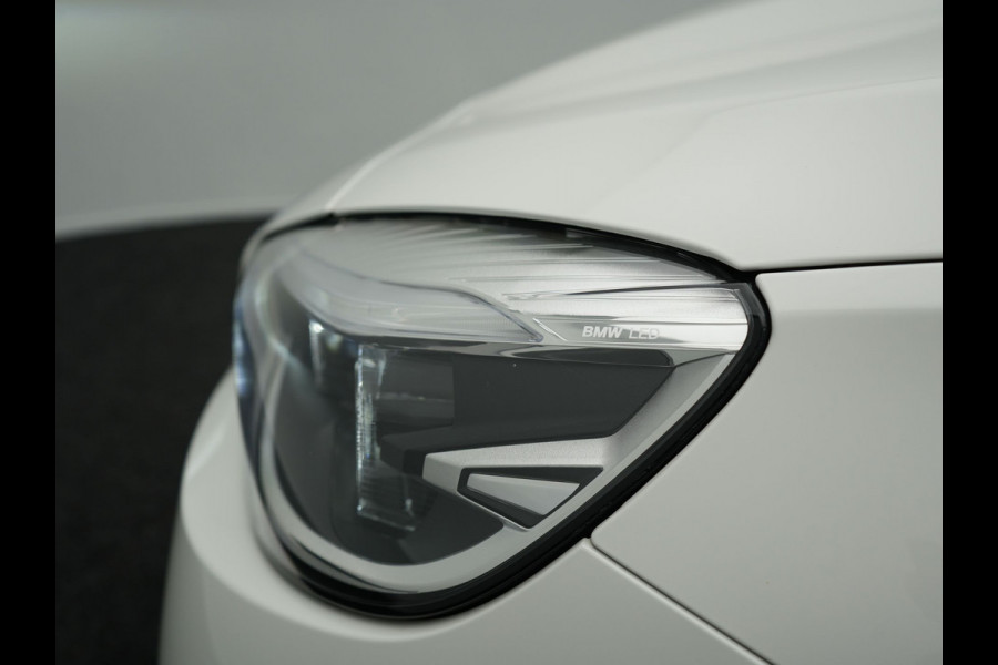 BMW 2 Serie Active Tourer 225xe iPerformance Plug in Hybrid Dealer O.H. PHEV | Sportstoelen Verwarmd | LED Koplampen | Navigatie | Parkeersensoren Voor & Achter | Cruise Control | Climate Control |