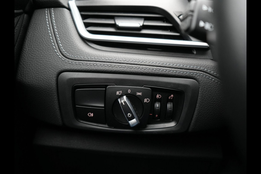 BMW 2 Serie Active Tourer 225xe iPerformance Plug in Hybrid Dealer O.H. PHEV | Sportstoelen Verwarmd | LED Koplampen | Navigatie | Parkeersensoren Voor & Achter | Cruise Control | Climate Control |