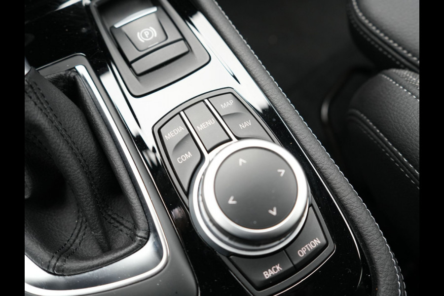 BMW 2 Serie Active Tourer 225xe iPerformance Plug in Hybrid Dealer O.H. PHEV | Sportstoelen Verwarmd | LED Koplampen | Navigatie | Parkeersensoren Voor & Achter | Cruise Control | Climate Control |