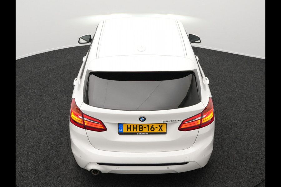 BMW 2 Serie Active Tourer 225xe iPerformance Plug in Hybrid Dealer O.H. PHEV | Sportstoelen Verwarmd | LED Koplampen | Navigatie | Parkeersensoren Voor & Achter | Cruise Control | Climate Control |