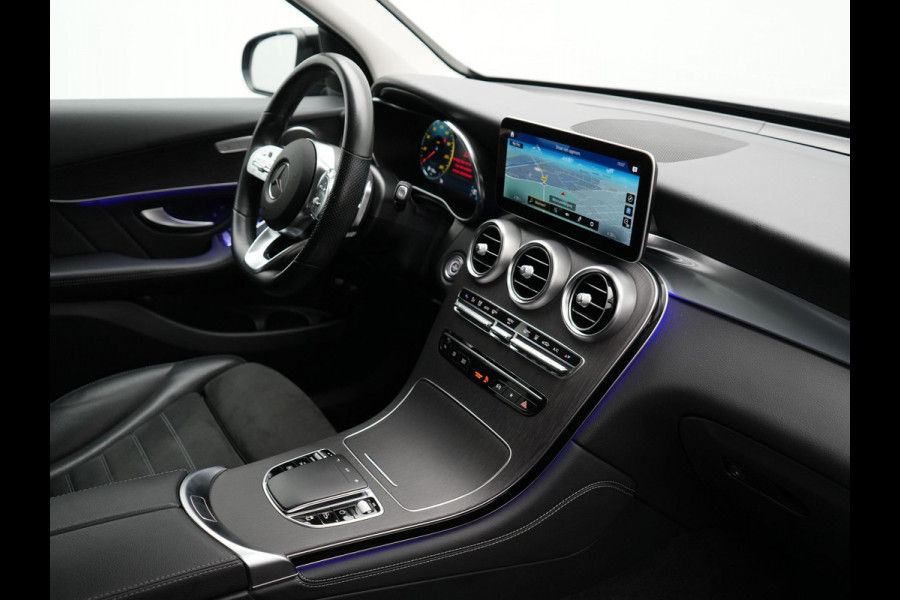 Mercedes-Benz GLC 300e 4MATIC AMG Plug In Hybrid 320pk PHEV | Apple Carplay |  Alcantara Sportstoelen | Sfeerverlichting | Virtual Cockpit | 19"L.M | Night Pakket |