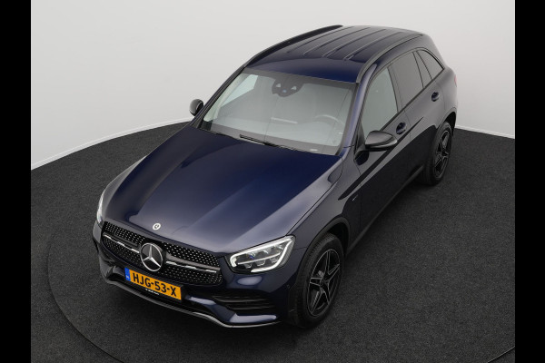 Mercedes-Benz GLC 300e 4MATIC AMG Plug In Hybrid 320pk PHEV | Apple Carplay |  Alcantara Sportstoelen | Sfeerverlichting | Virtual Cockpit | 19"L.M | Night Pakket |