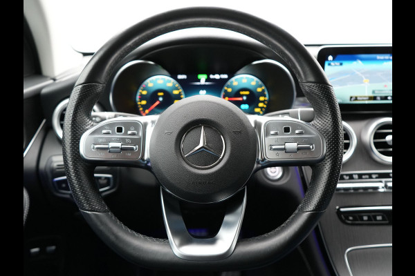 Mercedes-Benz GLC 300e 4MATIC AMG Plug In Hybrid 320pk PHEV | Apple Carplay |  Alcantara Sportstoelen | Sfeerverlichting | Virtual Cockpit | 19"L.M | Night Pakket |