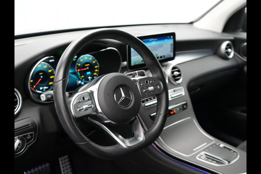 Mercedes-Benz GLC 300e 4MATIC AMG Plug In Hybrid 320pk PHEV | Apple Carplay |  Alcantara Sportstoelen | Sfeerverlichting | Virtual Cockpit | 19"L.M | Night Pakket |