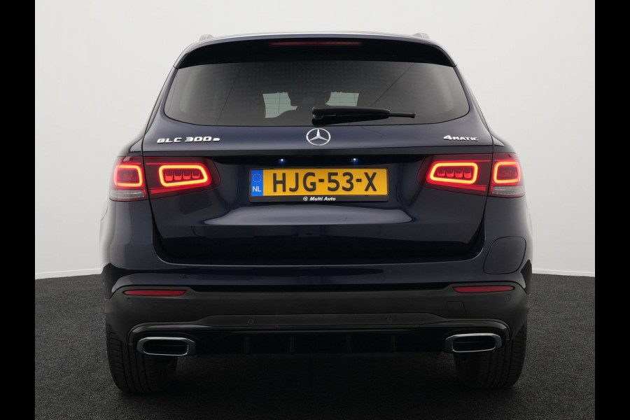 Mercedes-Benz GLC 300e 4MATIC AMG Plug In Hybrid 320pk PHEV | Apple Carplay |  Alcantara Sportstoelen | Sfeerverlichting | Virtual Cockpit | 19"L.M | Night Pakket |