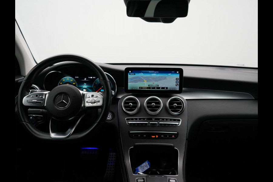 Mercedes-Benz GLC 300e 4MATIC AMG Plug In Hybrid 320pk PHEV | Apple Carplay |  Alcantara Sportstoelen | Sfeerverlichting | Virtual Cockpit | 19"L.M | Night Pakket |