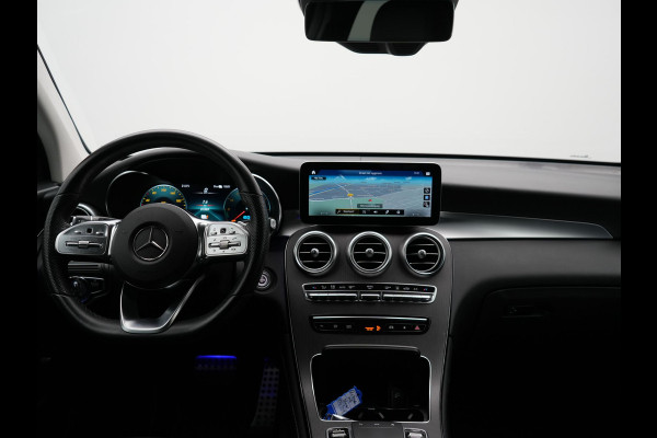 Mercedes-Benz GLC 300e 4MATIC AMG Plug In Hybrid 320pk PHEV | Apple Carplay |  Alcantara Sportstoelen | Sfeerverlichting | Virtual Cockpit | 19"L.M | Night Pakket |
