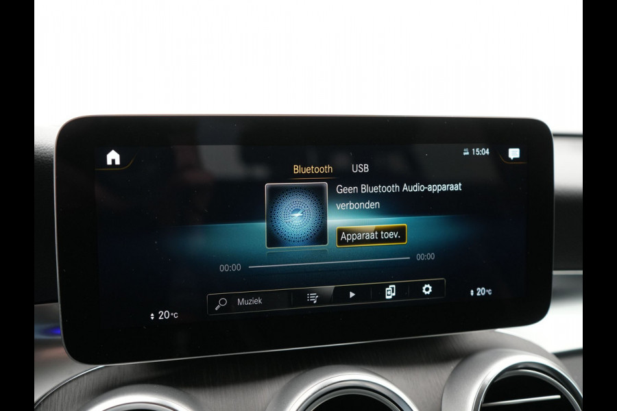 Mercedes-Benz GLC 300e 4MATIC AMG Plug In Hybrid 320pk PHEV | Apple Carplay |  Alcantara Sportstoelen | Sfeerverlichting | Virtual Cockpit | 19"L.M | Night Pakket |