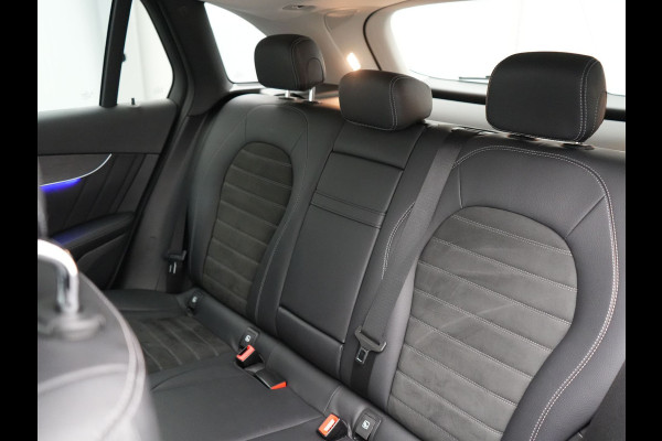 Mercedes-Benz GLC 300e 4MATIC AMG Plug In Hybrid 320pk PHEV | Apple Carplay |  Alcantara Sportstoelen | Sfeerverlichting | Virtual Cockpit | 19"L.M | Night Pakket |