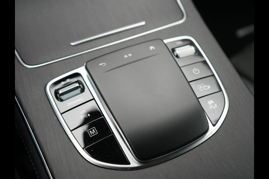 Mercedes-Benz GLC 300e 4MATIC AMG Plug In Hybrid 320pk PHEV | Apple Carplay |  Alcantara Sportstoelen | Sfeerverlichting | Virtual Cockpit | 19"L.M | Night Pakket |