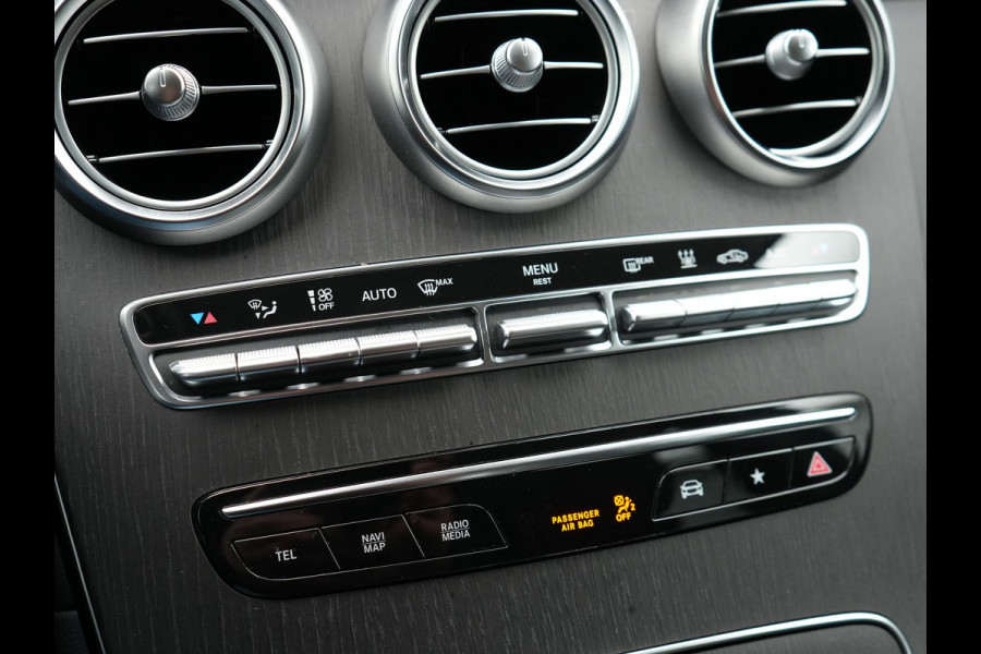 Mercedes-Benz GLC 300e 4MATIC AMG Plug In Hybrid 320pk PHEV | Apple Carplay |  Alcantara Sportstoelen | Sfeerverlichting | Virtual Cockpit | 19"L.M | Night Pakket |